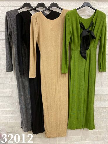 Haljine: 💚Haljine
Cena 2400
Uni vel.
V018 — 9