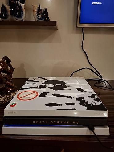 playstation 4 kreditle almaq: Ps4 pro limted edition satılır qyimet 800 azn üstünde 1 eded arginal — 1