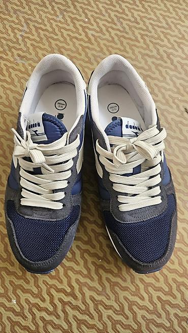 Кроссовки Diadora, размер 41. маломерит, заказал не по размеру lalafo.kg да — 1 Кроссовки Diadora, размер 41. маломерит, заказал не по размеру — 1