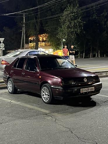 a 210: Volkswagen Vento: 1992 г., 1.8 л, Механика, Бензин, Седан — 1