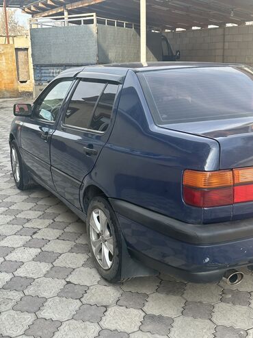 электро мобиль авто: Volkswagen Vento: 1993 г., 1.8 л, Механика, Бензин, Седан
