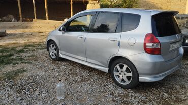 арзан авто машина: Honda Fit: 2002 г., Хэтчбэк