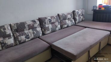 Раскладные диваны: Продается диван и кресло б/у, в хорошем состоянии, одна секция