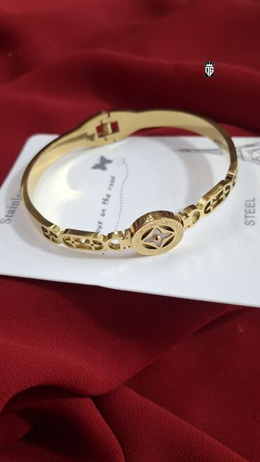 Bilərziklər: Qızılı rəngli, paslanmayan poladdan (STEEL) bəzək bilərziyi. Oval -da lalafo.az — 8 Bilərziklər: Qızılı rəngli, paslanmayan poladdan (STEEL) bəzək bilərziyi. Oval — 8