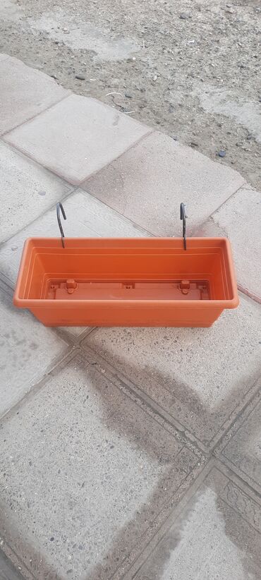 Bitkilər üçün dibçəklər: Dibçək gül qabı asılan, yumru və düzbucaqlı Dibcek qabi asilan — 8