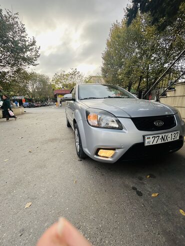 gündəlik maşınlar: Kia Rio: 1.5 l | 2010 il Sedan