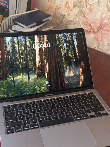 макбук айр м1: Ультрабук, Apple, 8 ГБ ОЭТ, Apple M1, 13.3 ", Колдонулган, Татаал эмес тапшырмалар үчүн, эс тутум SSD