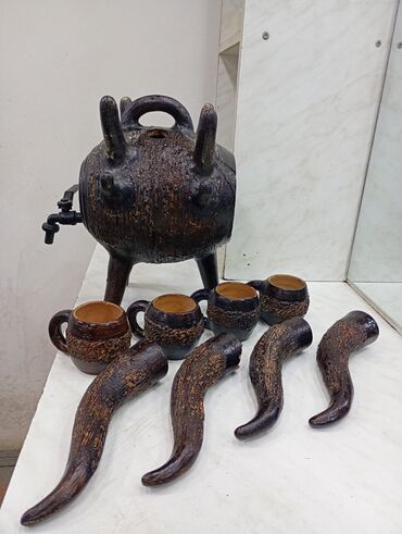 Digər dəstlər və servizlər: Keramik içki çəlləyi dəsti 4 litr maye tutumlu çaxır çəlləyi.8 badəli — 3