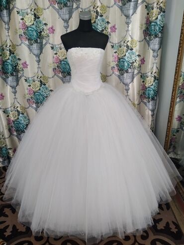 Свадебные платья: Красивое пышное платье, до 48 размера