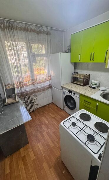 офис в жилом доме: 1 комната, 32 м², 104 серия, 2 этаж, Косметический ремонт
