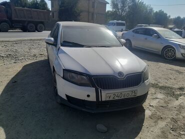 дом на колосах: Skoda Octavia: 2015 г., Седан