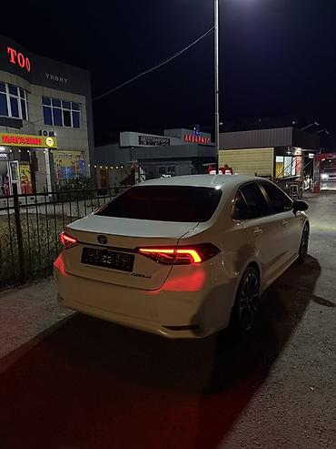 салон гольф3: Toyota Corolla: 2023 г., 1.8 л, Автомат, Бензин, Седан — 3