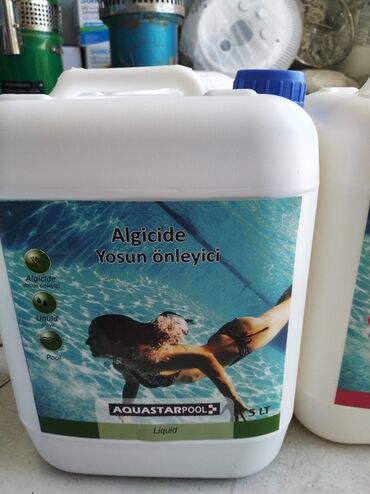Plitə işləri: Ağ rəngdə, 5 litr tutumlu plastik qabda yosun əleyhinə maye məhsul