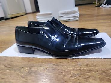 Ayaqqabılar: Klassik kişi ayaqqabısı – laklı qara loafer - Model: Kişi klassik — 1