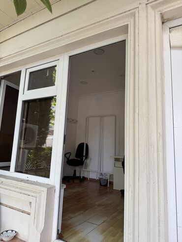 Otaqların uzunmüddətli kirayəsi: Xalqlar M/s yaxınlığında, Babək 76 1 otaq arendaya verilir. Əşyalar