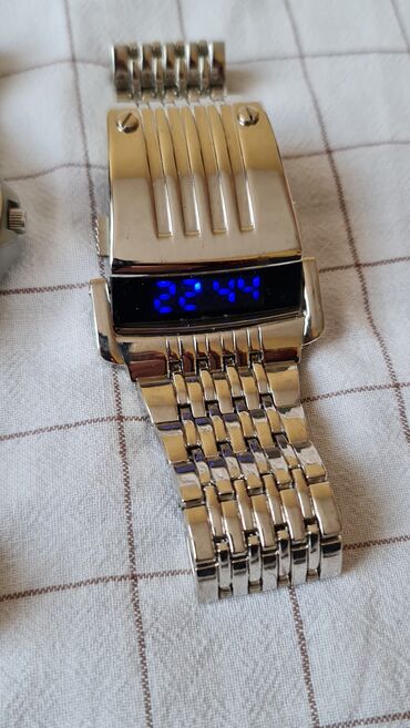 Ručni satovi: Kolekcija muških ručnih satova – metalne narukvice, različiti stilovi — 6