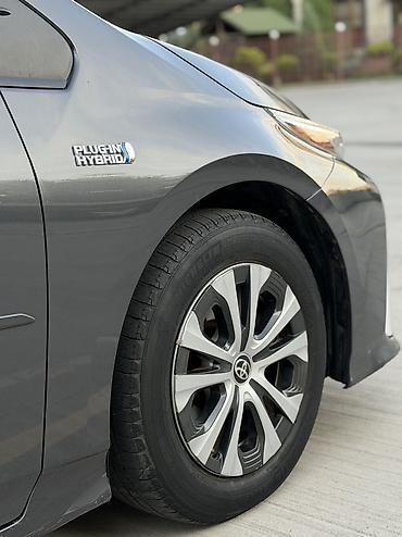 тае: Toyota Prius: 2021 г., 1.8 л, Автомат, Электромобиль, Лифтбек — 4