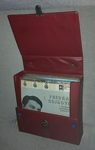 vinyl cena: Prodajem lot sezdesetak singlica, uglavnom iz 60,70-tih. Vecina — 2
