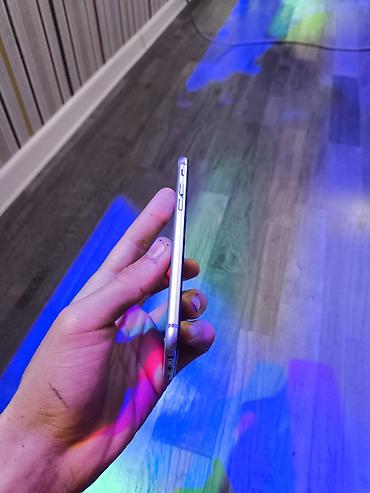 Apple iPhone: IPhone 6s, 16 GB, Gümüşü, Qırıq — 6