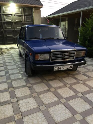 ваза стеклянная прозрачная высокая без узора: VAZ (LADA) 2107: 1.5 l | 2001 il 198356 km Sedan