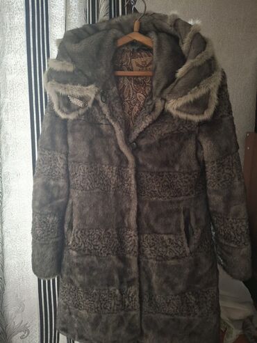 детские шапки с помпонами из натурального меха: Шуба, По колено, С капюшоном, L