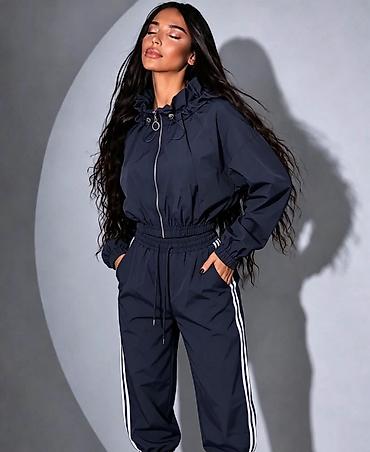 sergio taschini: Zenski sportski komplet – jakna + pantalone
3500din
S M L — 6