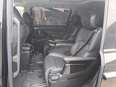 gac trumpchi s7: GAC Trumpchi M8 — стильный чёрный минивэн бизнес‑класса. Основные — 7