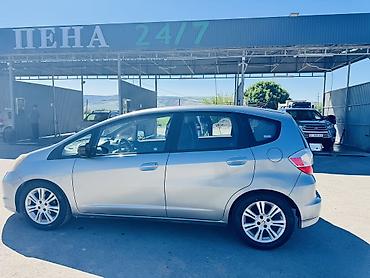 infinity fx35: Honda Fit: 2009 г., 1.5 л, Автомат, Бензин, Хэтчбэк — 1