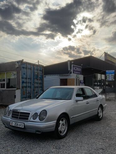 мерседес w 202: Mercedes-Benz E 230: 1996 г., 2.3 л, Автомат, Бензин, Седан