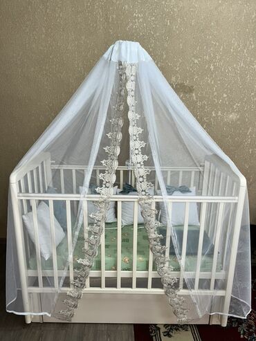 кровать трансформер детская купить: ПРОДАЕТСЯ ДЕТСКАЯ КРОВАТКА имеется маятник можно снять одну сторону и