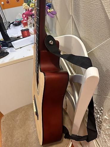 gitara: Akustik gitar – dreadnought korpus, cutaway (kalka) dizaynı - Korpus — 4
