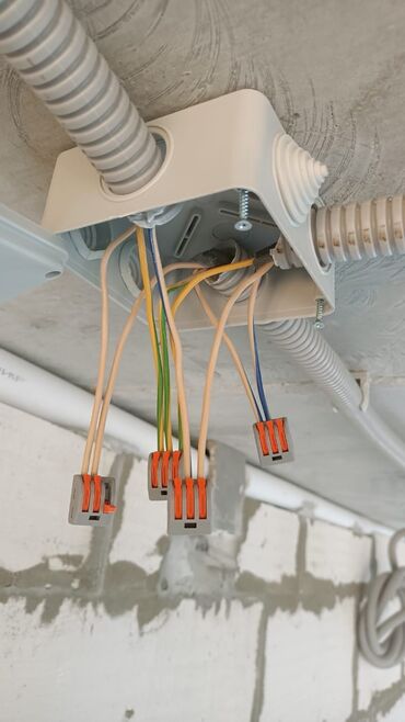 Электрики: Электрик | Перенос электроприборов, Монтаж электрощитов, Установка стиральных машин Больше 6 лет опыта — 2