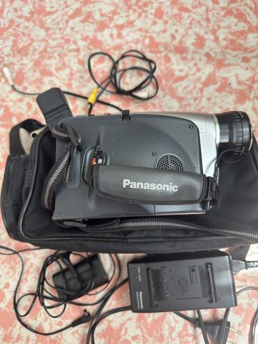 Видеокамеры: Продаётся видео камеры ✔️Видео камера 🎥 Sony 8000с ✔️Фото аппарат — 17