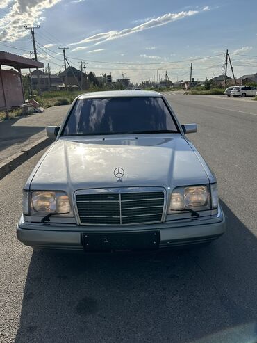 5 112 мерс: Mercedes-Benz W124: 1993 г., 3.2 л, Автомат, Бензин, Седан
