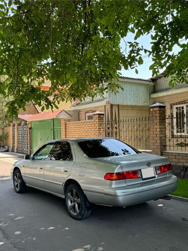камаро шевроле: Toyota Camry: 2000 г., 2.2 л, Автомат, Бензин, Седан