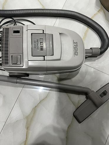 tozsoram: Hitachi CV-2500 tozsoran - Güc: 1100 (etiketdə “1100 – Powerful & — 4