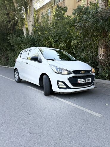 авто гаражное хранение: Chevrolet Spark: 2020 г., Бензин, Хэтчбэк