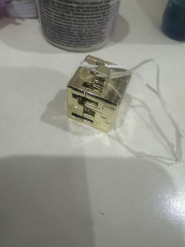 Бижутерия: Elmler metro.Minecraft kinder joy Məhsul: Qızılı rəngli mini kubik — 1