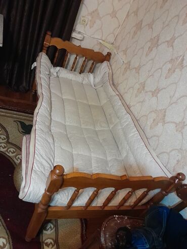 Rəflər: İşlənmiş, Təknəfərlik çarpayı, Bazasız, Matras ilə, Siyirməsiz, Rusiya