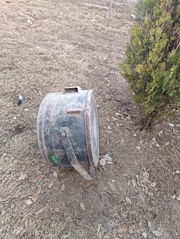 Видеокамеры: Продаю прожектор советский очень далеко светит примерно 150-200 метров — 3