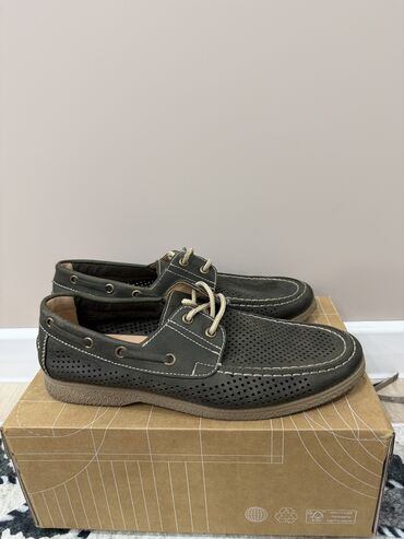 Кроссовки и спортивная обувь: Продаю кроссовки Размеры 39–40. Все оригиналы — 4