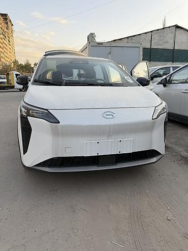 GAC: Электромобиль GAC (логотип G) — городской компактный MPV/кросс-хэтч с — 1