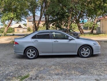 продам хонда аккорд: Автомобиль Honda Accord серебристого цвета. Салон отделан темной