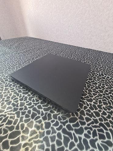 PS4 (Sony Playstation 4): PlayStation 4 Slim konsolu dəsti Xüsusiyyətlər: - Model: PS4 Slim — 5