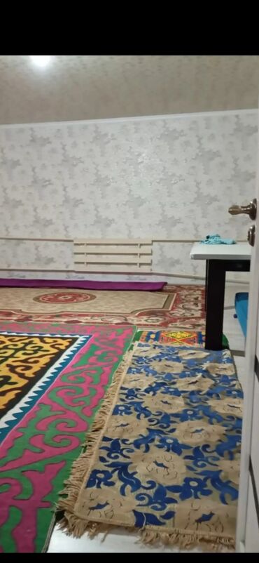 сдаю дом на длительный срок рядом просп жибек жолу бишкек: 68 м², 4 комнаты, Парковка, Забор, огорожен