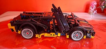 LEGO texnika üslubunda yığılmış idman avtomobili modeli - Rənglər