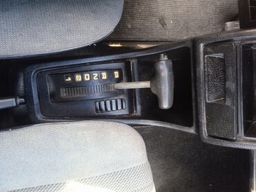 прицеп бензавоз: Volkswagen Golf: 1990 г., 1.8 л, Автомат, Бензин, Хэтчбэк
