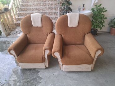 divan örtüsü: İki ədəd yumşaq kreslo dəsti - Rəng: qəhvəyi üst hissə, açıq bej alt