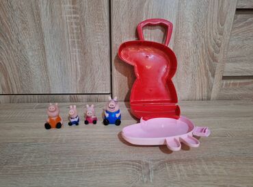 Igračke: Koferče sa porodicom Pepa prase i plišanim igračkama mama, tata i Pepa — 5