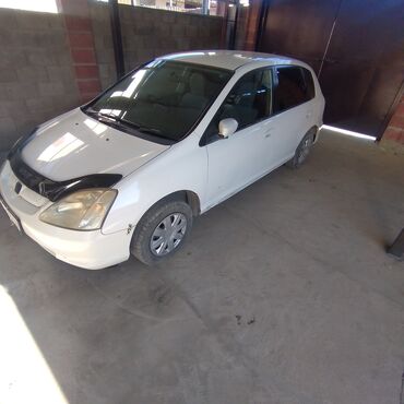 Другие автомобили: Белый 5‑дверный хэтчбек. Основные особенности по фото: - Кузов — 4